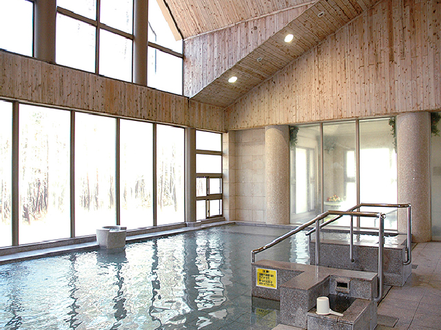屋内の大浴場